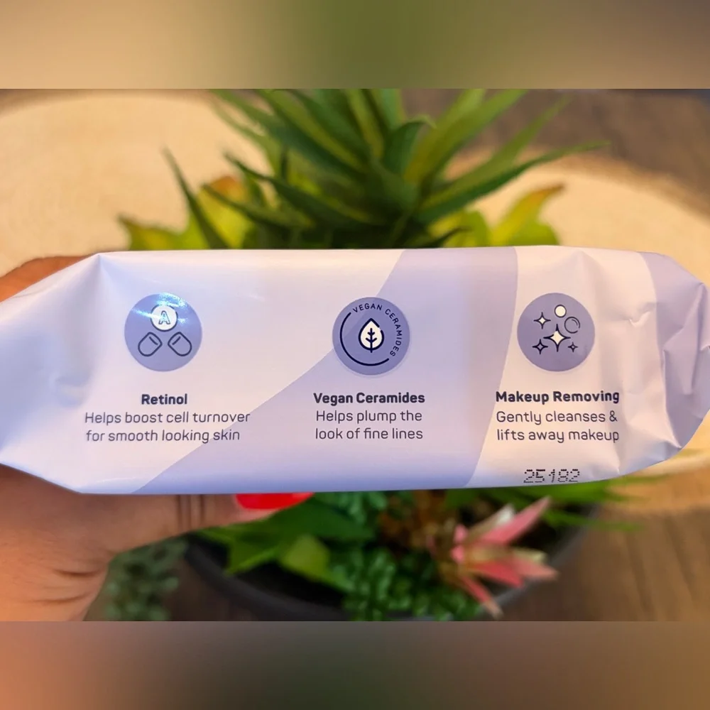 3pcs bundle makeup remover wipes-under eyes mask and Lip Scrub 💜 - Picture 4 of 9